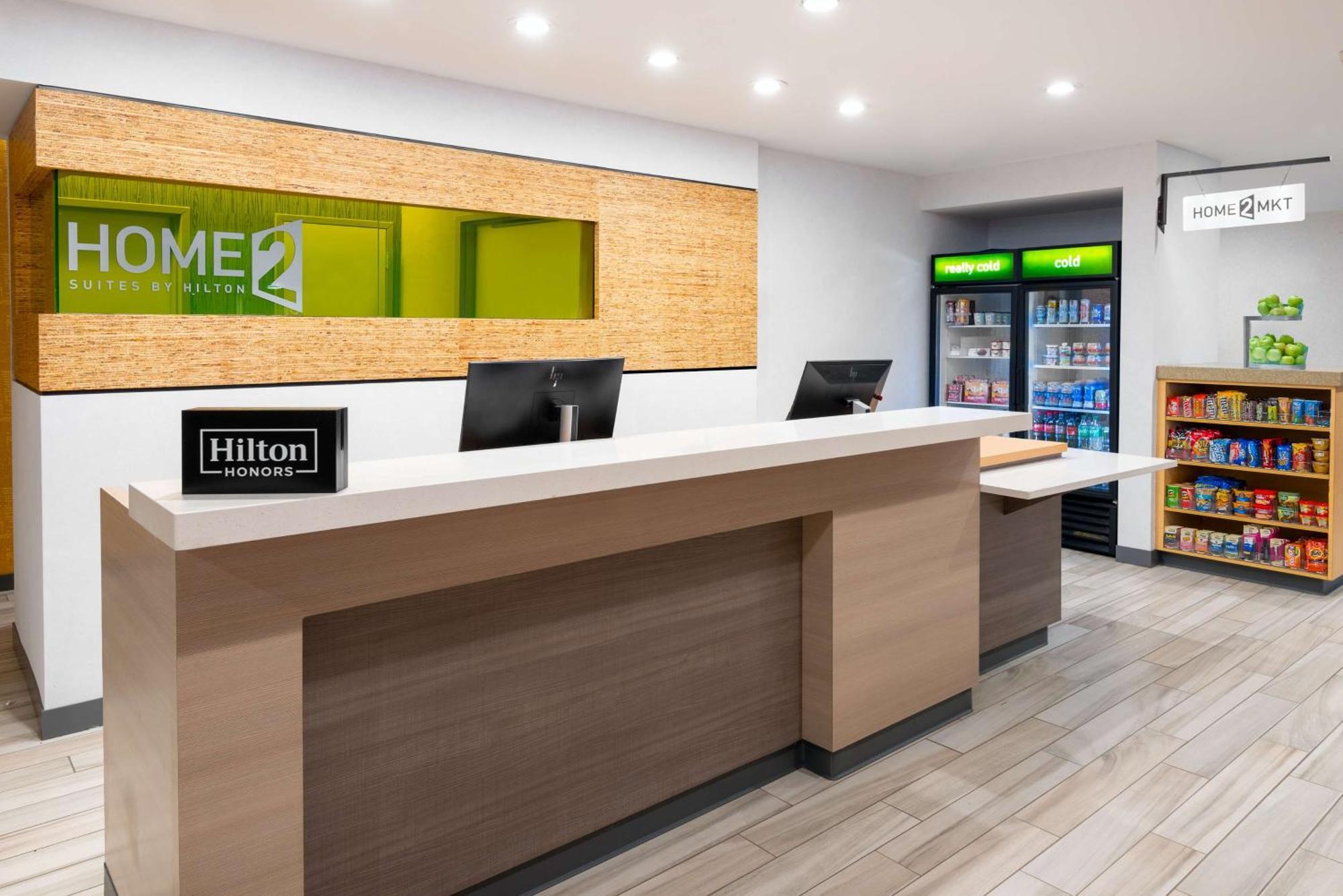 法罗机场/广场购物中心希尔顿欣庭套房酒店 奇克托瓦加 外观 照片
